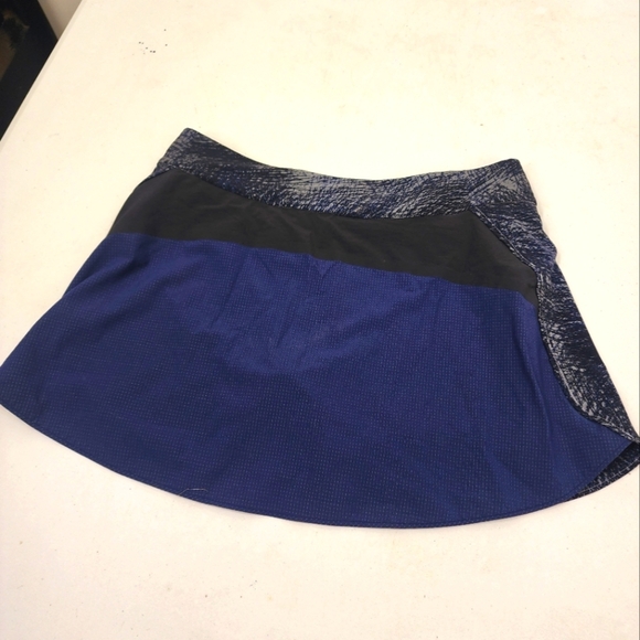 Outdoor Voices Ready Set Skort Blue Ink Score - Picture 4 of 6